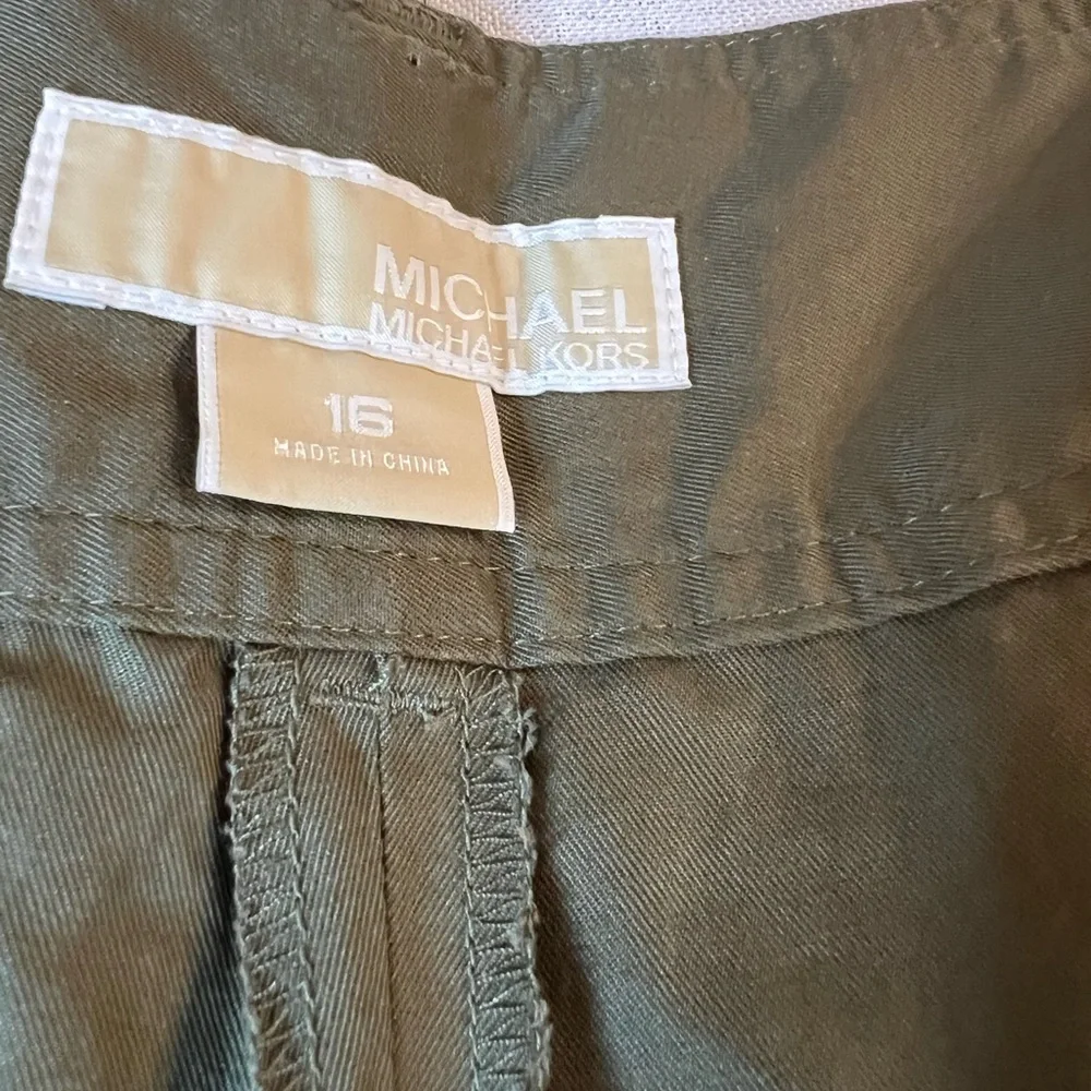 Michael‎ Kors Olive Green Women's Shorts Size 16